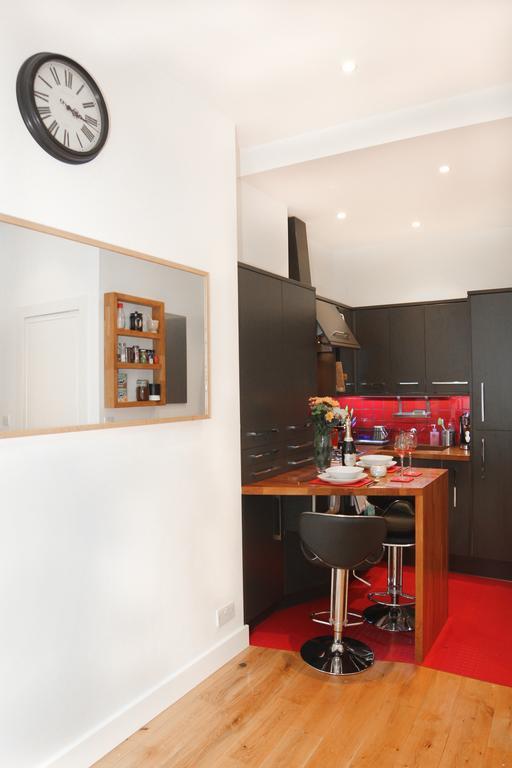 エディンバラChic & Bright Flat Near Holyrood Parkアパートメント 部屋 写真