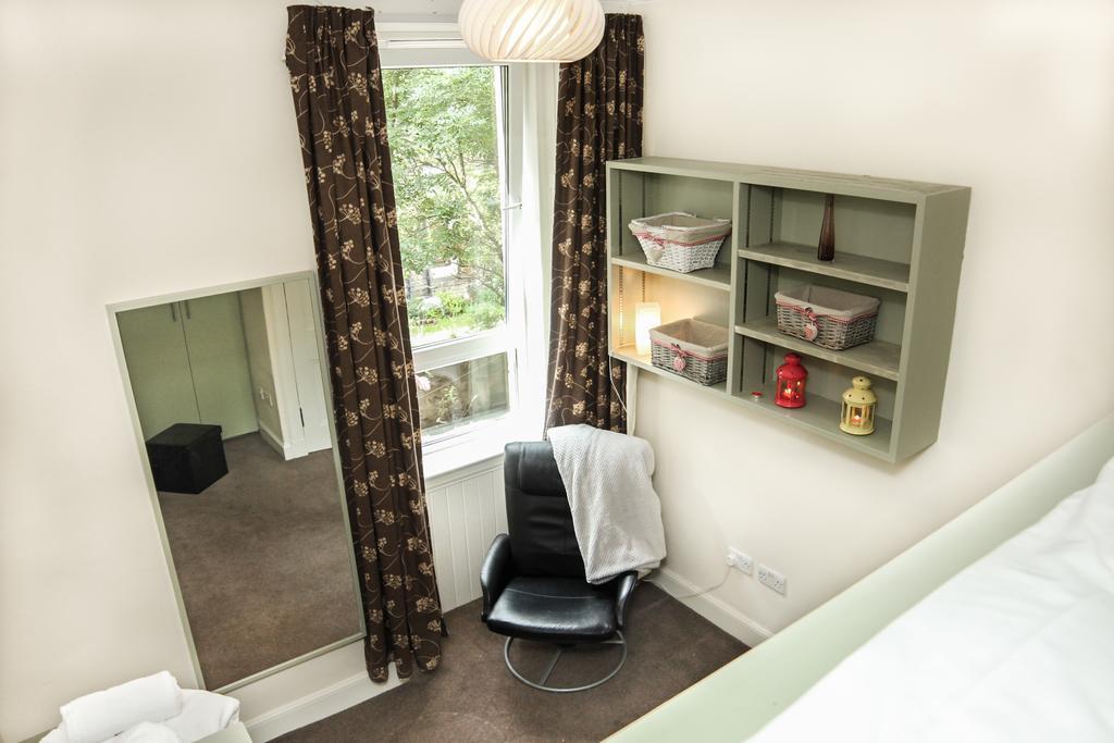 エディンバラChic & Bright Flat Near Holyrood Parkアパートメント 部屋 写真